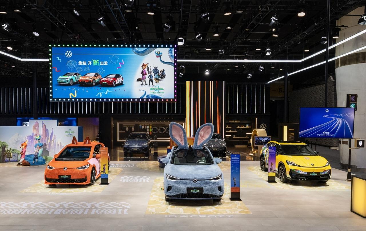 2025 广州车展上，大众汽车以 “为众而造” 为主题，带来两款全新插电式混合动