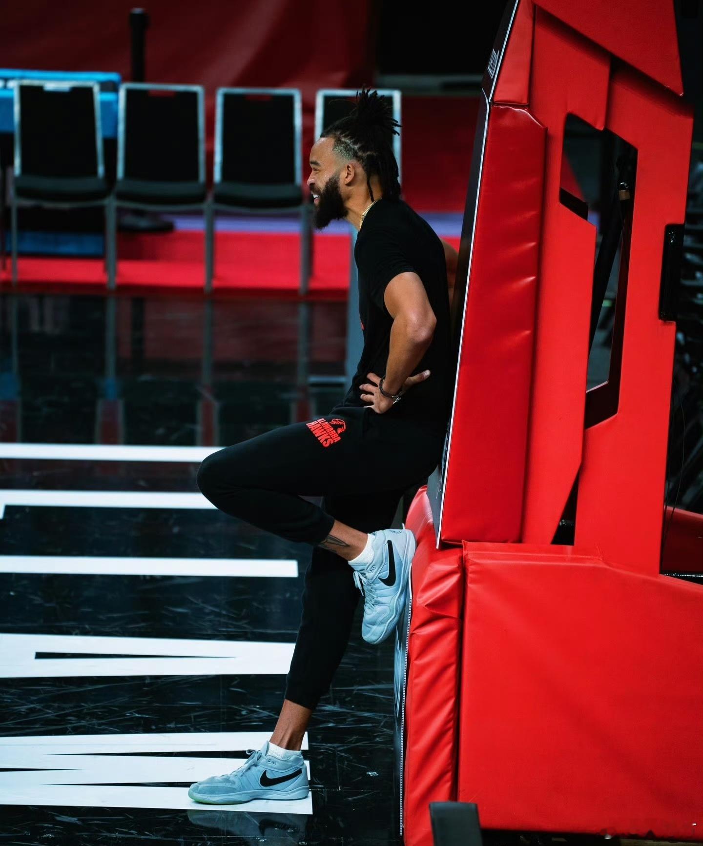 在媒体间听说麦基的事又热闹了，如黑粉所愿，我又能吃一波流量了1月6日消息曝出后，