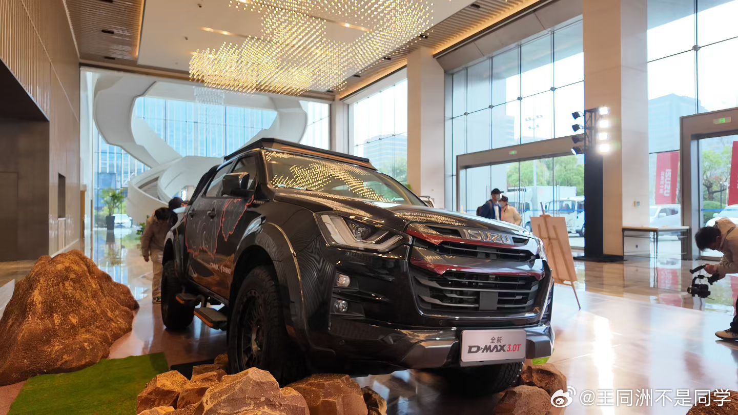 D-MAX 3.0T回归了！！20.98万是那个改装的吗？最牛逼的柴油机之一回来