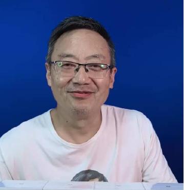汤家凤这句话，算是把窗户纸捅破了：一边掐中国科技，断芯片、卡人才、拉实体清单；另