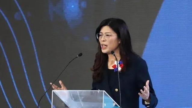 一颗普通的台湾水果，居然也能被贴上政治标签？

国民党主席郑丽文重磅发声硬刚争议