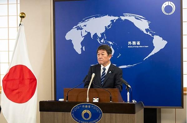 提到《中日联合声明》，日本外相只会念一个标题？

让日本政府把日方在台湾问题上的