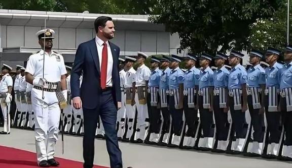 极有可能万斯会当上总统！如果万斯当上总统！对全世界都不是什么好事！因为万斯年轻！