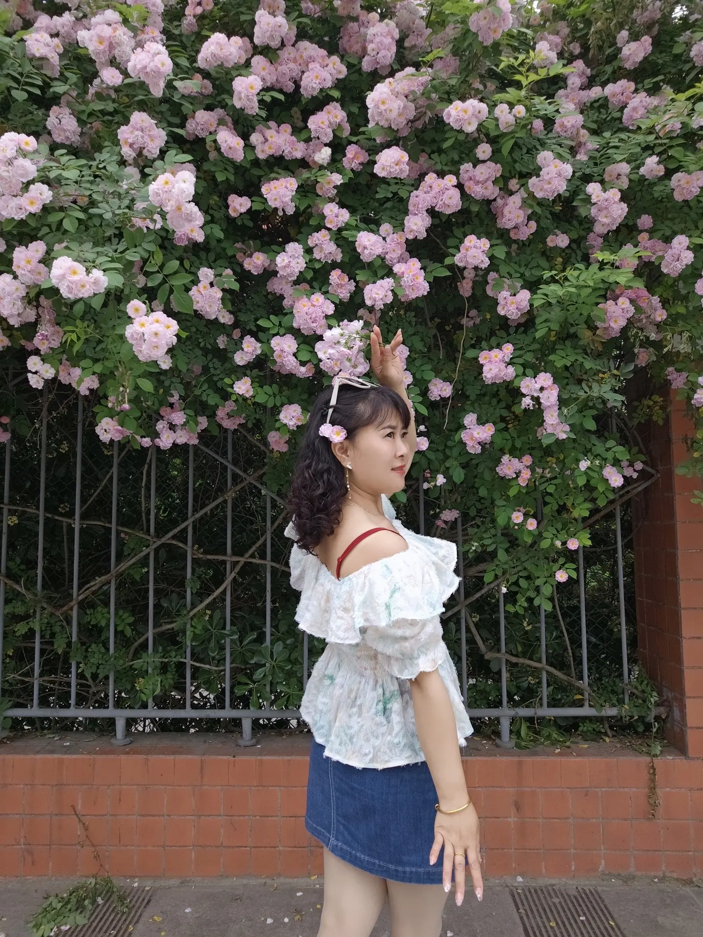 什么都可以不好 心情不能不好 生活嘛 笑一笑就好了，永远乐观自信，永远积极向上，享受当下，才是最好的活法