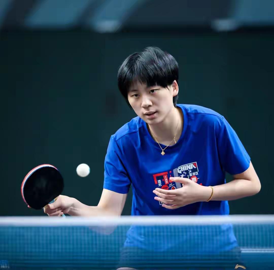 陈熠横扫对手！赢得开门红！澳门冠军赛战火点燃。国乒率先出场的陈熠战中国台北小将叶