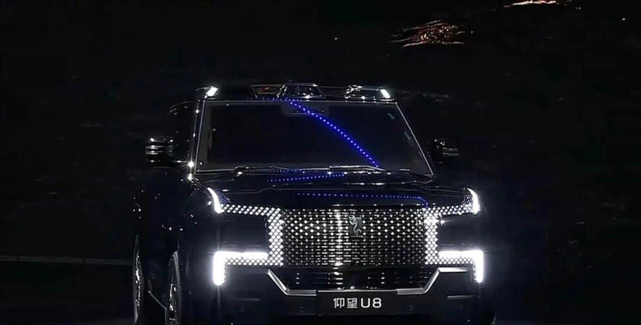 打破豪华垄断！100.8万起，2026款仰望U8上市，国产百万旗舰再封神百万级新