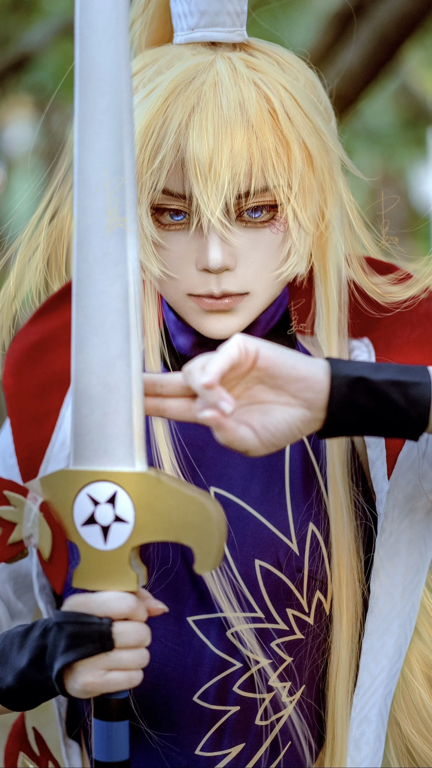 “龚某定会护你一世周全。”