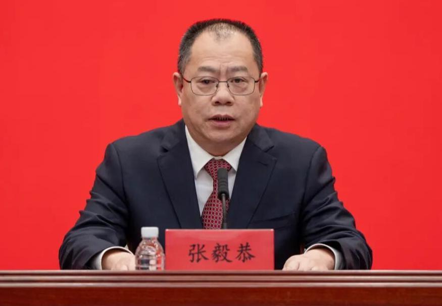 泉州市委书记张毅恭被查，泉州市可是标准的正厅级地级市，也是一个发达的有份量的城市