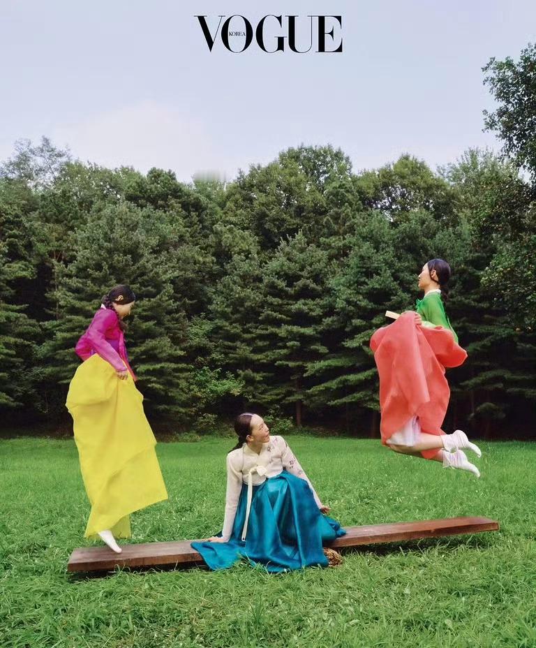 回顾：VOGUE Korea 2024年9月刊 中秋/秋夕主题大片韩服画报融合了