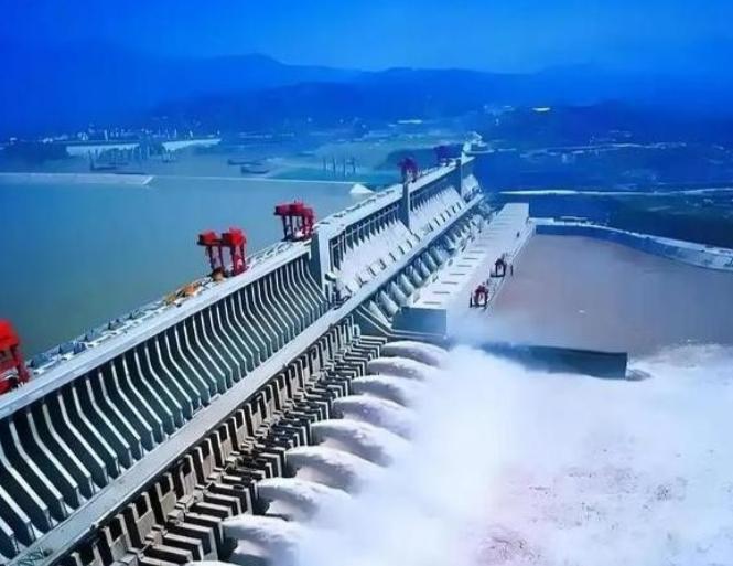 日本网友表示：如果中日战争爆发，日本第一个炸的不是中国的重要城市，而是第一个炸中