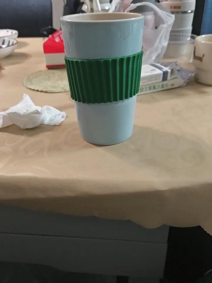 上当受骗的根本原因是什么我觉得还是人的贪恋，一个人如果不贪财，那么上当受骗的几率