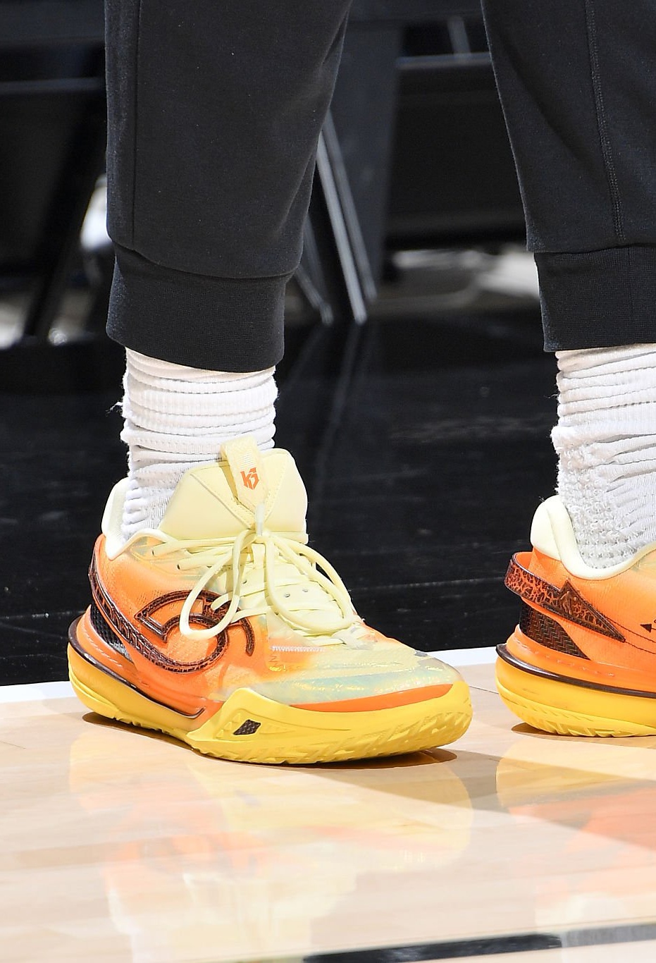 中乔体育发文祝贺品牌代言人凯尔登晋级西部半决赛