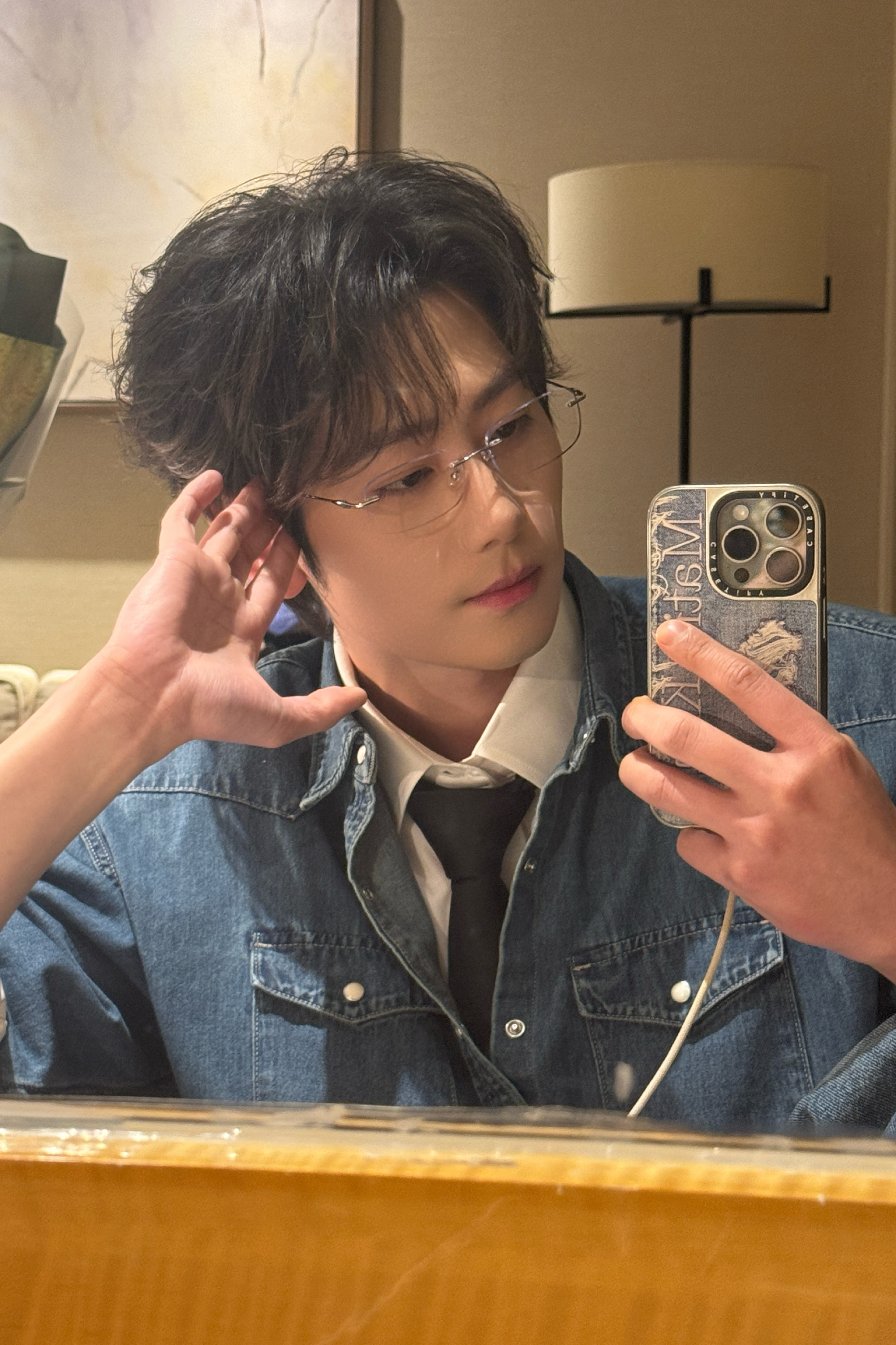 崔雨鑫 嫂子比起短剧炽热吸引的印象我还是喜欢他在燃烧我温暖你的表现比男二有戏剧张