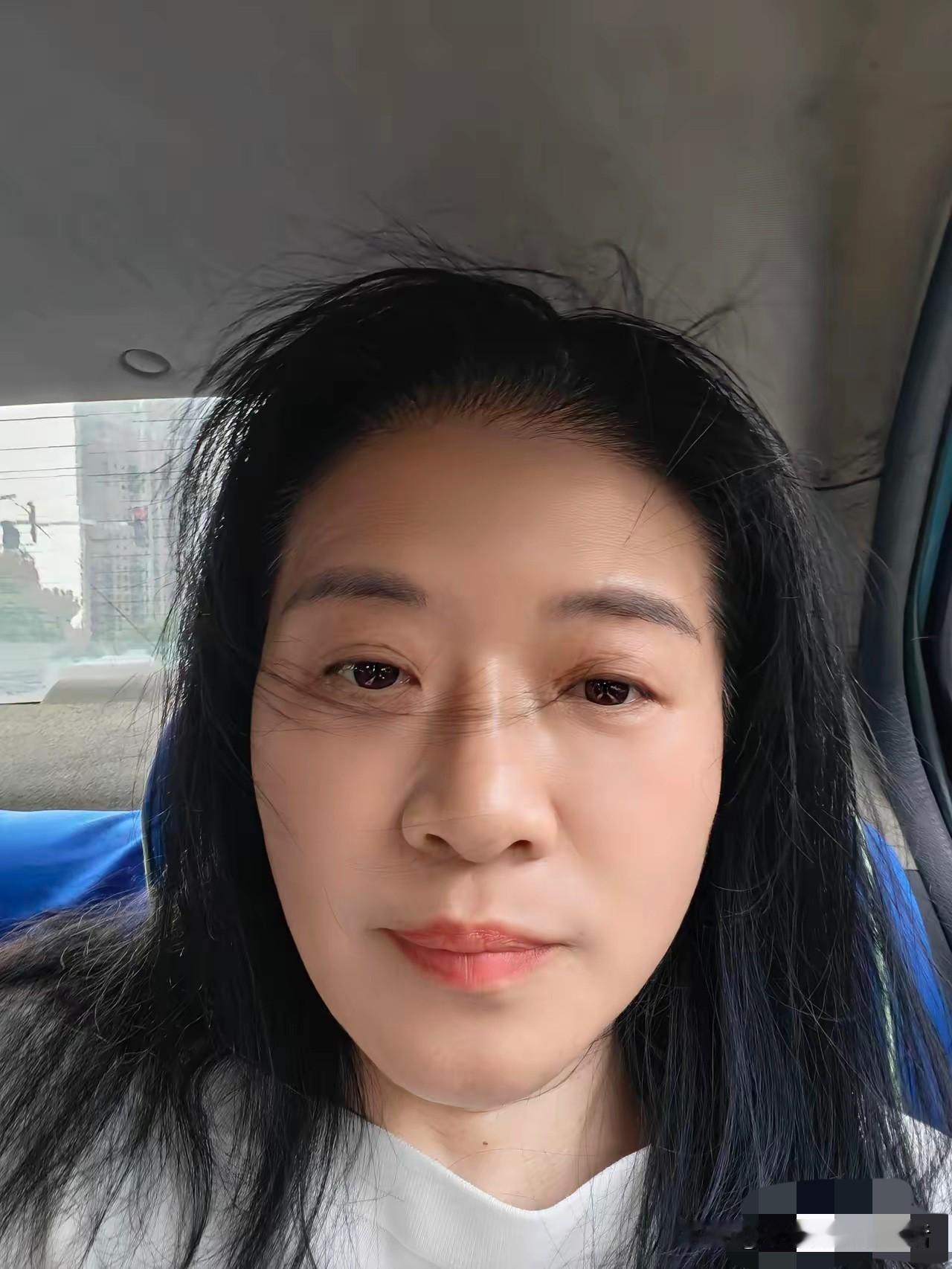 网上有一个非常热烈的话题
就是女人什么时候断水断电
有人说40岁
有人说50岁