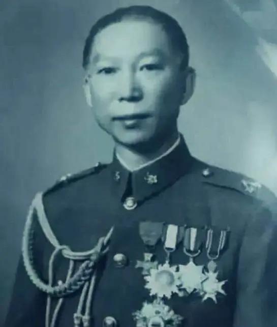 薛岳，这位曾在中国近现代史上留下深刻印记的抗日名将，其一生经历了跌宕起伏的命运。