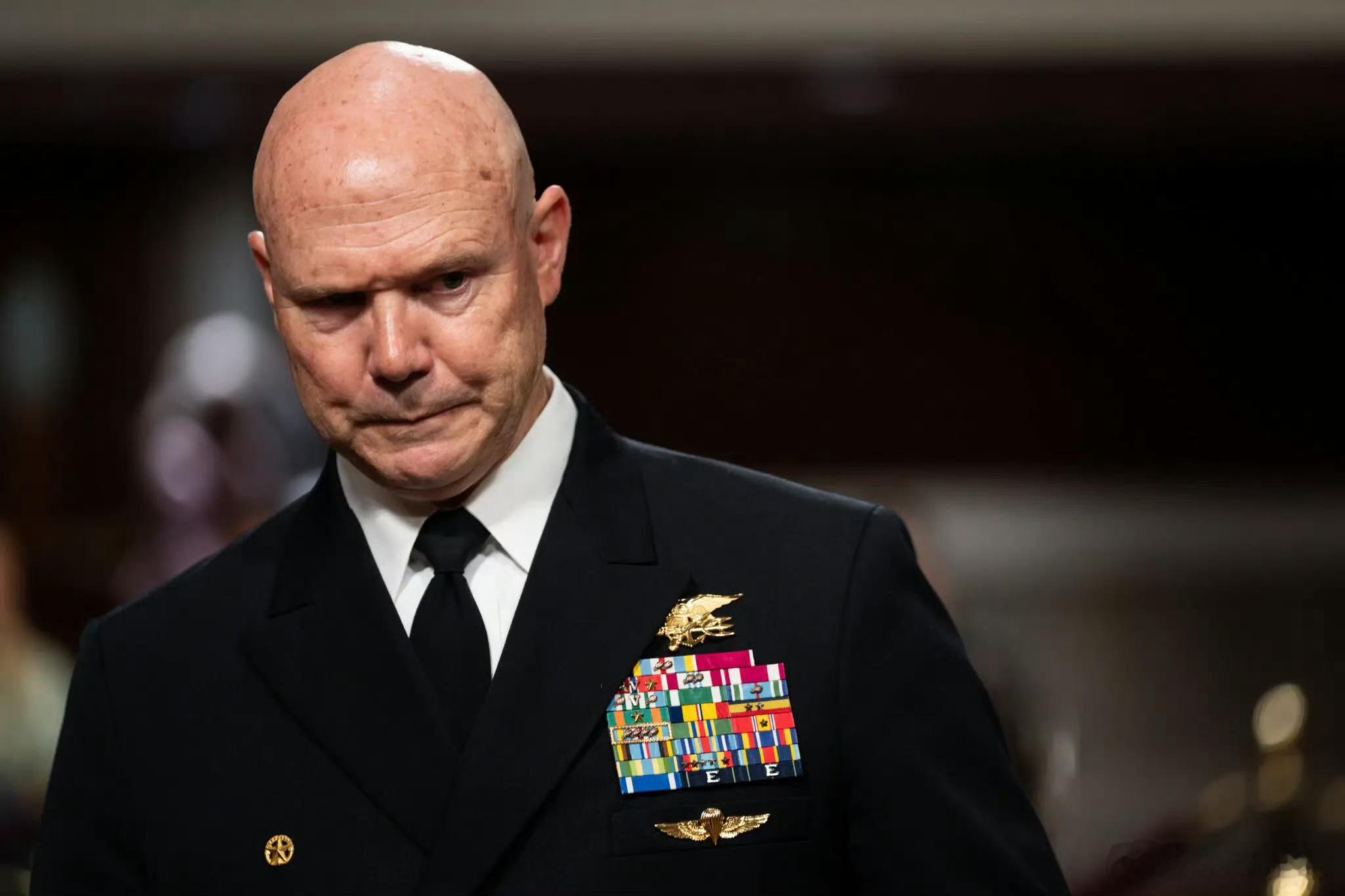 美军日前被爆出在加勒比海打击贩毒船只时，发动二次打击误杀海上两名无辜的幸存者。消