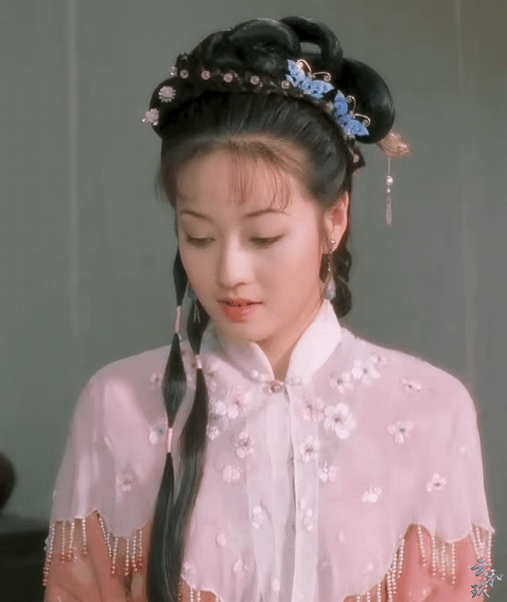 原来马伊琍也可以这么的温婉呀！ 这眉毛一抬，机灵古怪劲儿就出来了的气质也出来了。