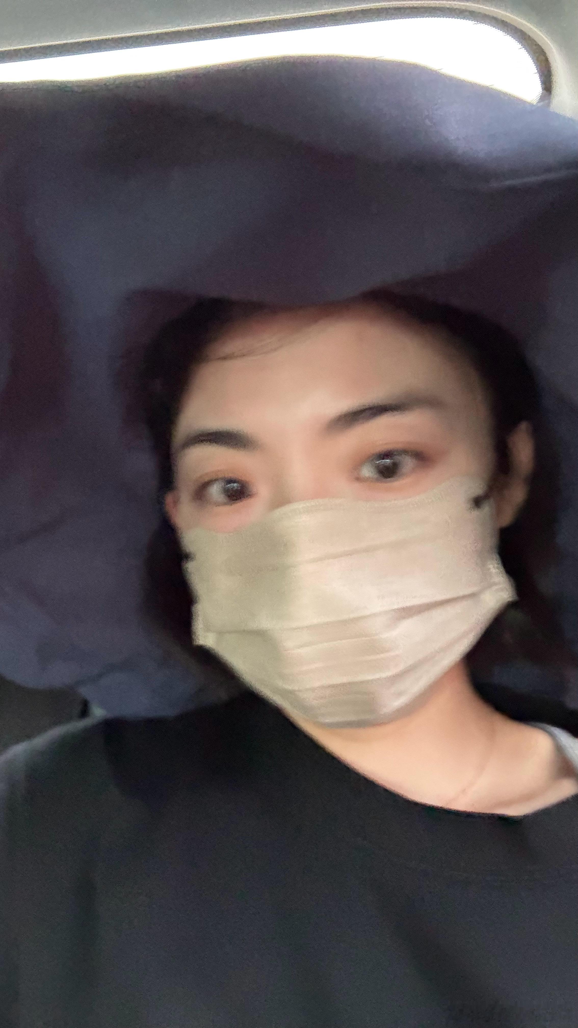嘻嘻 今天没洗头发没化妆但是还是和大家见面一下[给你小心心]去吃火锅啦！ ​​​
