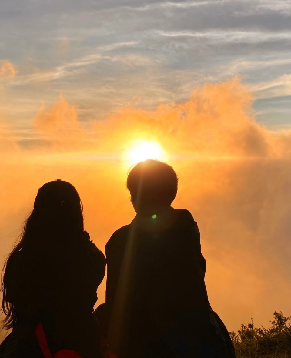 我的浪漫瞬间恋爱小美好，全在告白里💕恋爱就像一颗甜甜的草莓糖，每一刻都满是甜蜜