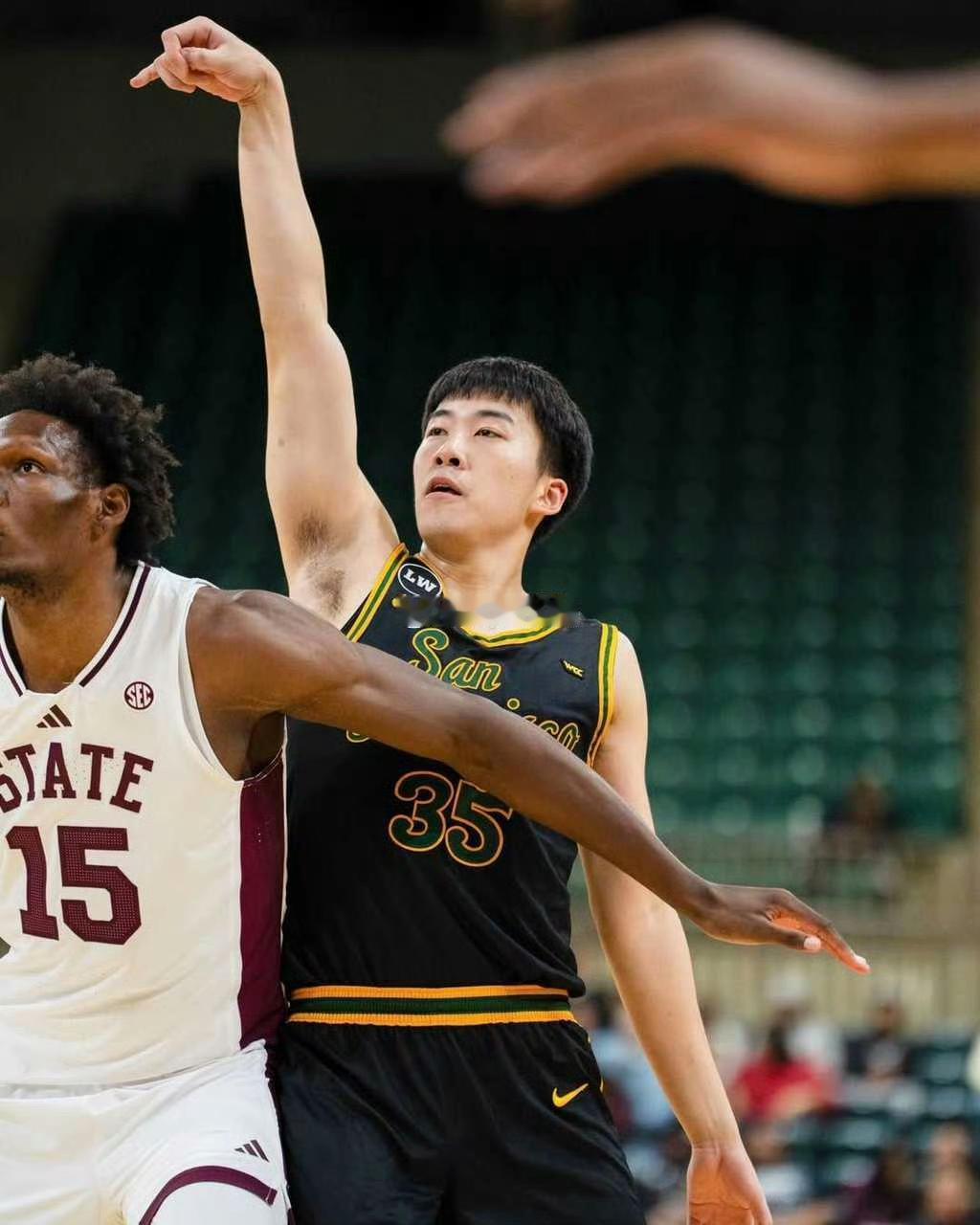 王俊杰梦回亚洲杯砍12+12！可惜三分技能包掉在亚洲杯了

连续几场不得重用后王