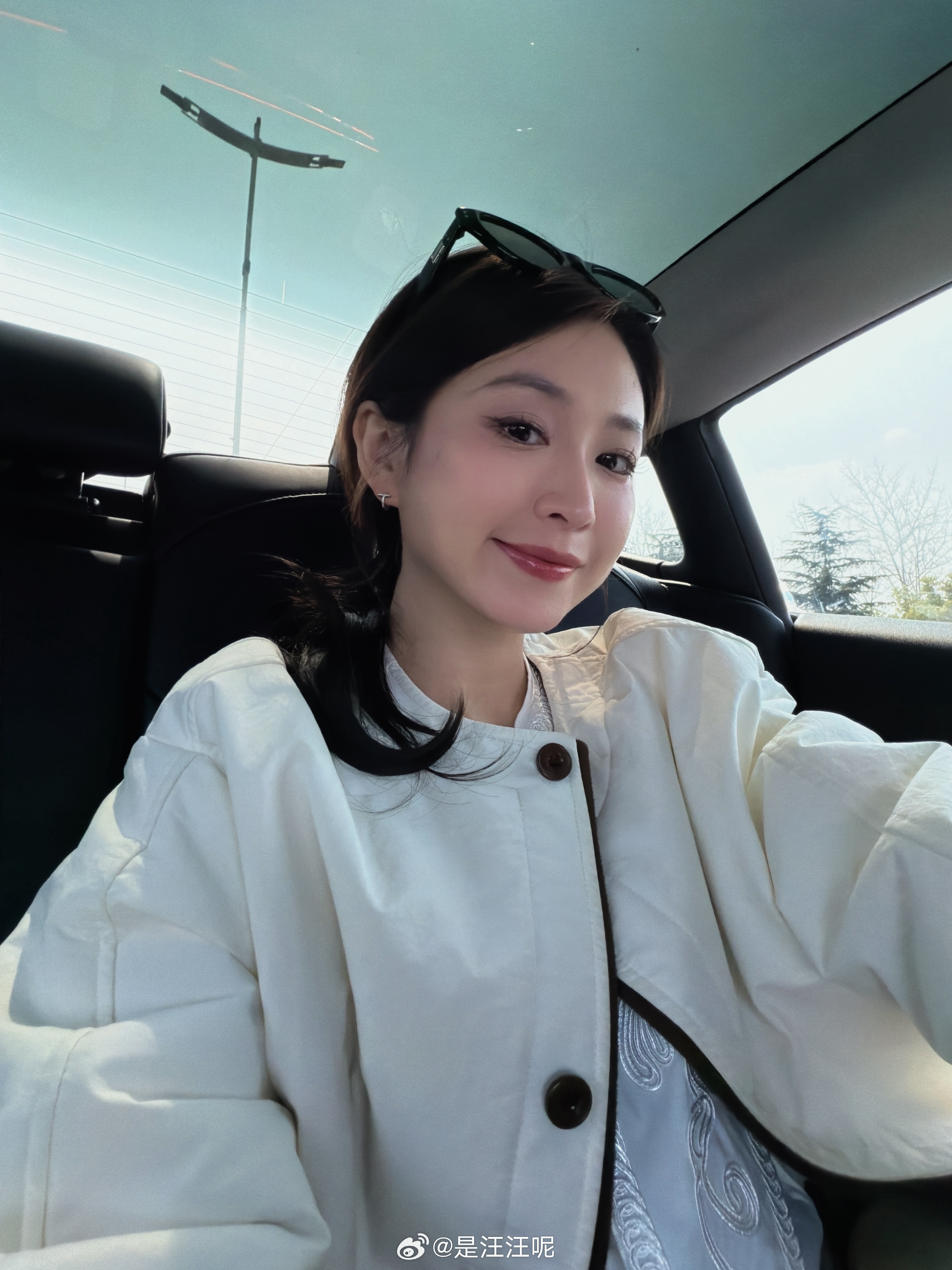 刚拍了个闪闪的车，下午去逛AWE咯～ 