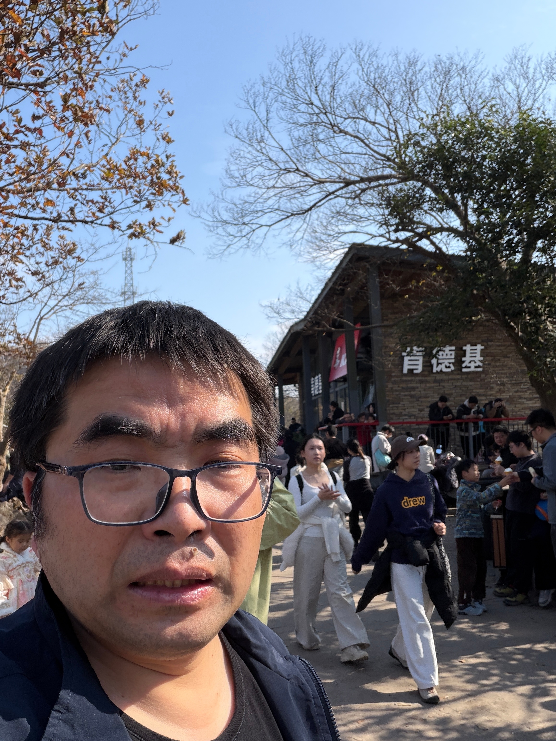 财报显示，阿里云季度收入继续加速增长34%，AI相关产品收入连续9个季度实现三位