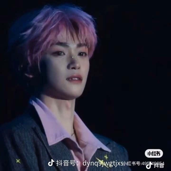 梓渝晒杂志封面风度杂志啥时候发战报啊？极速小鱼 ​​​