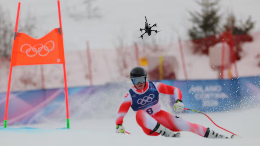 #冬奥会无人机噪音遭吐槽#加拿大国营电视台表示，米兰冬奥会上的无人机噪音正引发一