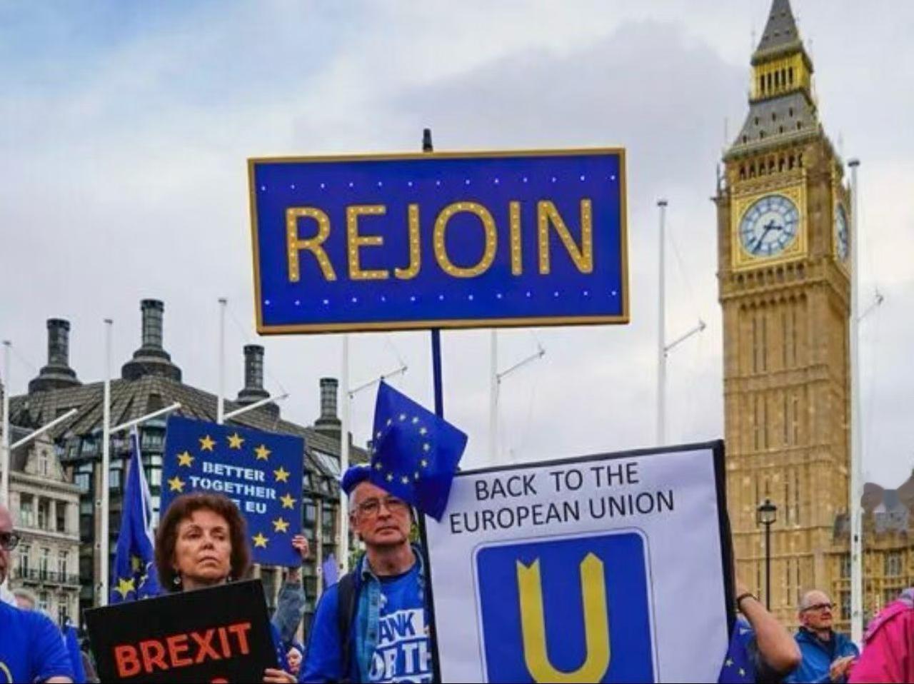 🔥🇬🇧🇪🇺
2016年6月23日，
英国民众以51.9%
的投票率支持