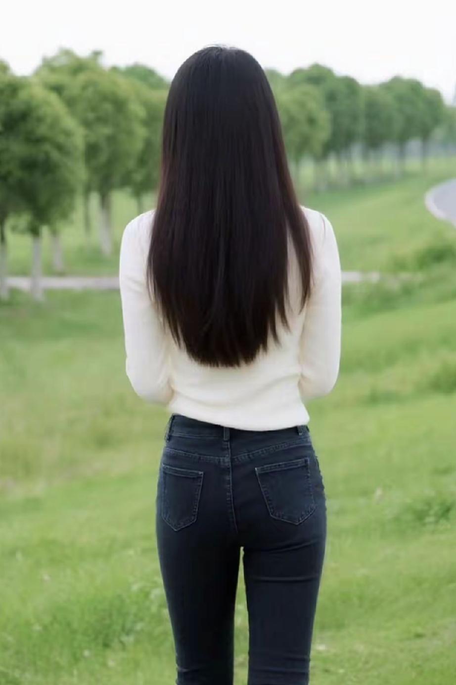 慢慢才明白：人生最无用的内耗，就是总盯着别人的节奏，慌乱自己的生活。
 
真的不