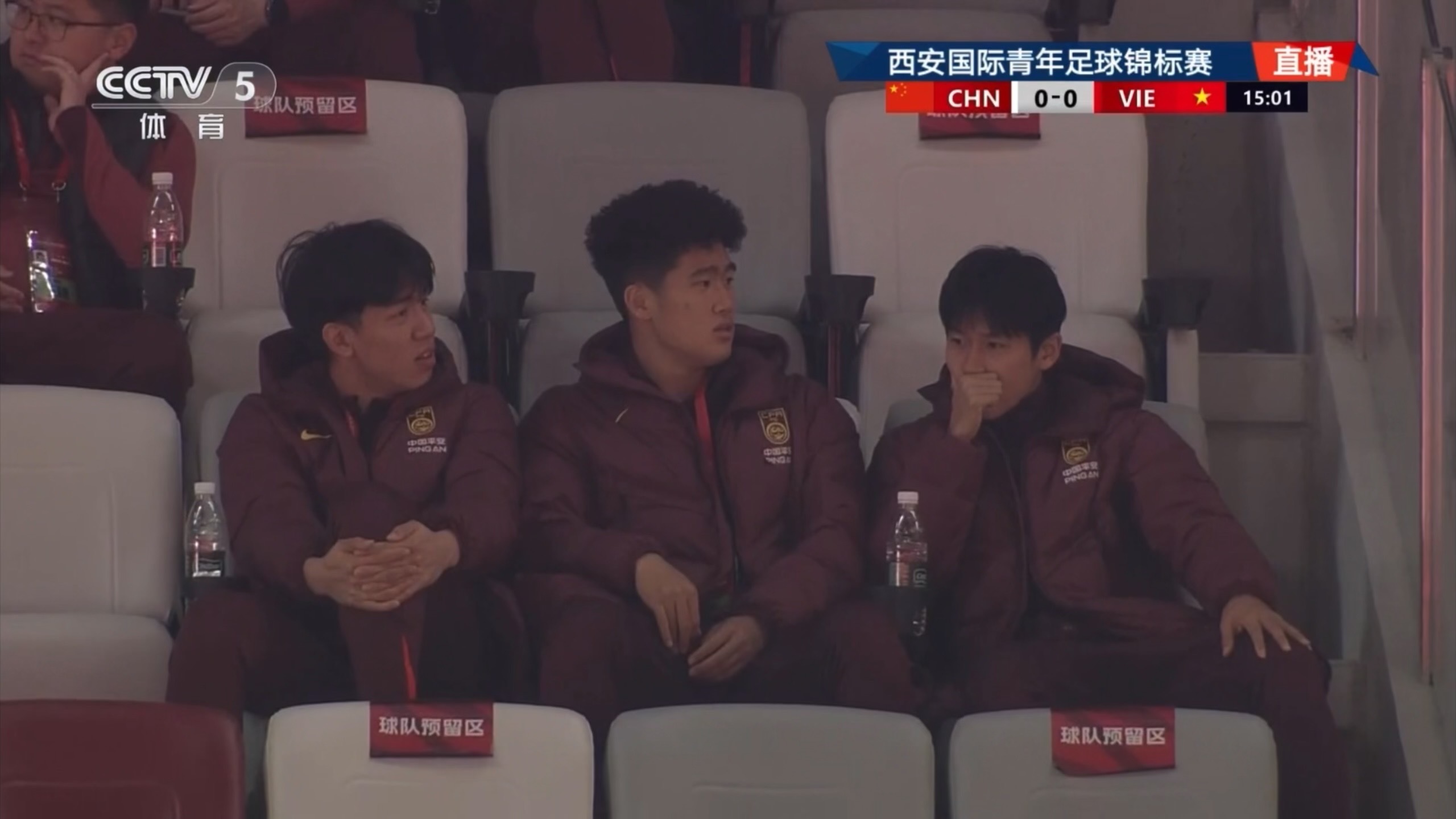 看台上的三只 我心软软🥰希望大家都不要有伤病 健健康康的！ 