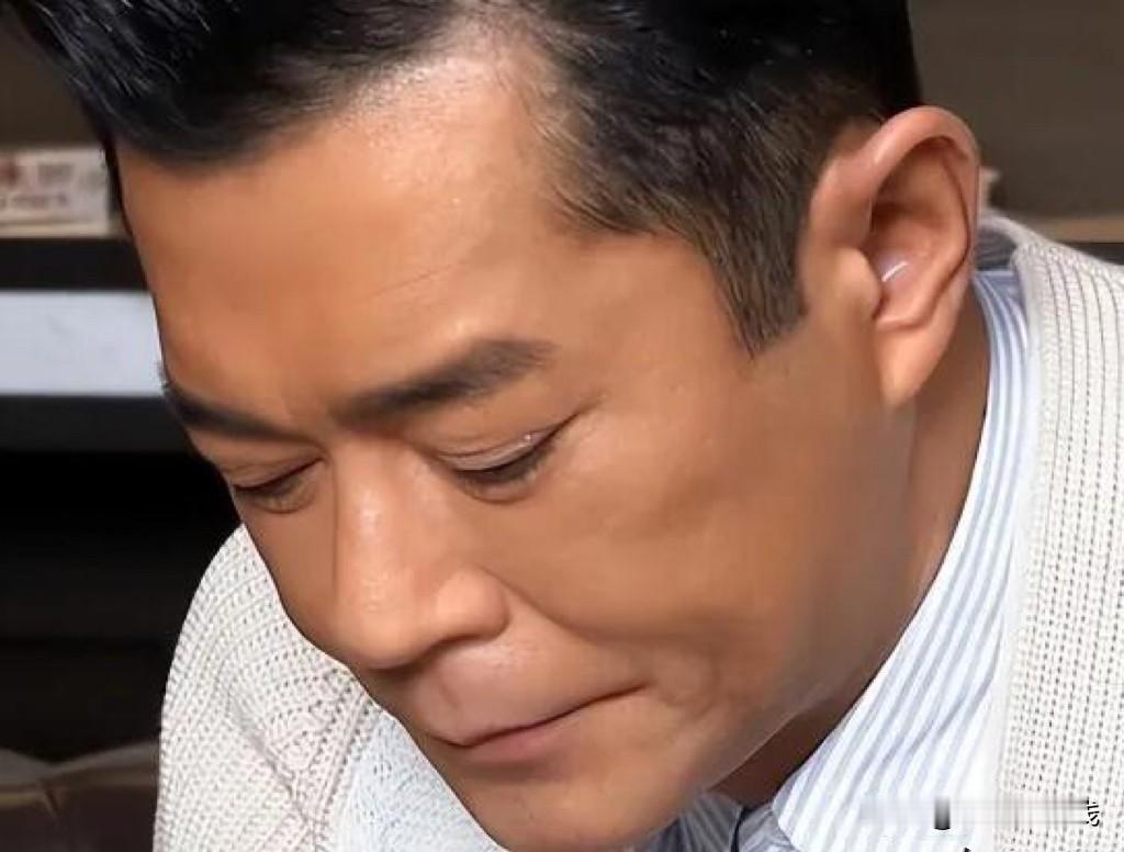 1.3亿债务风波！撕开古天乐的双面真相
 
一边是捐百所学校的古校长，一边卷入上