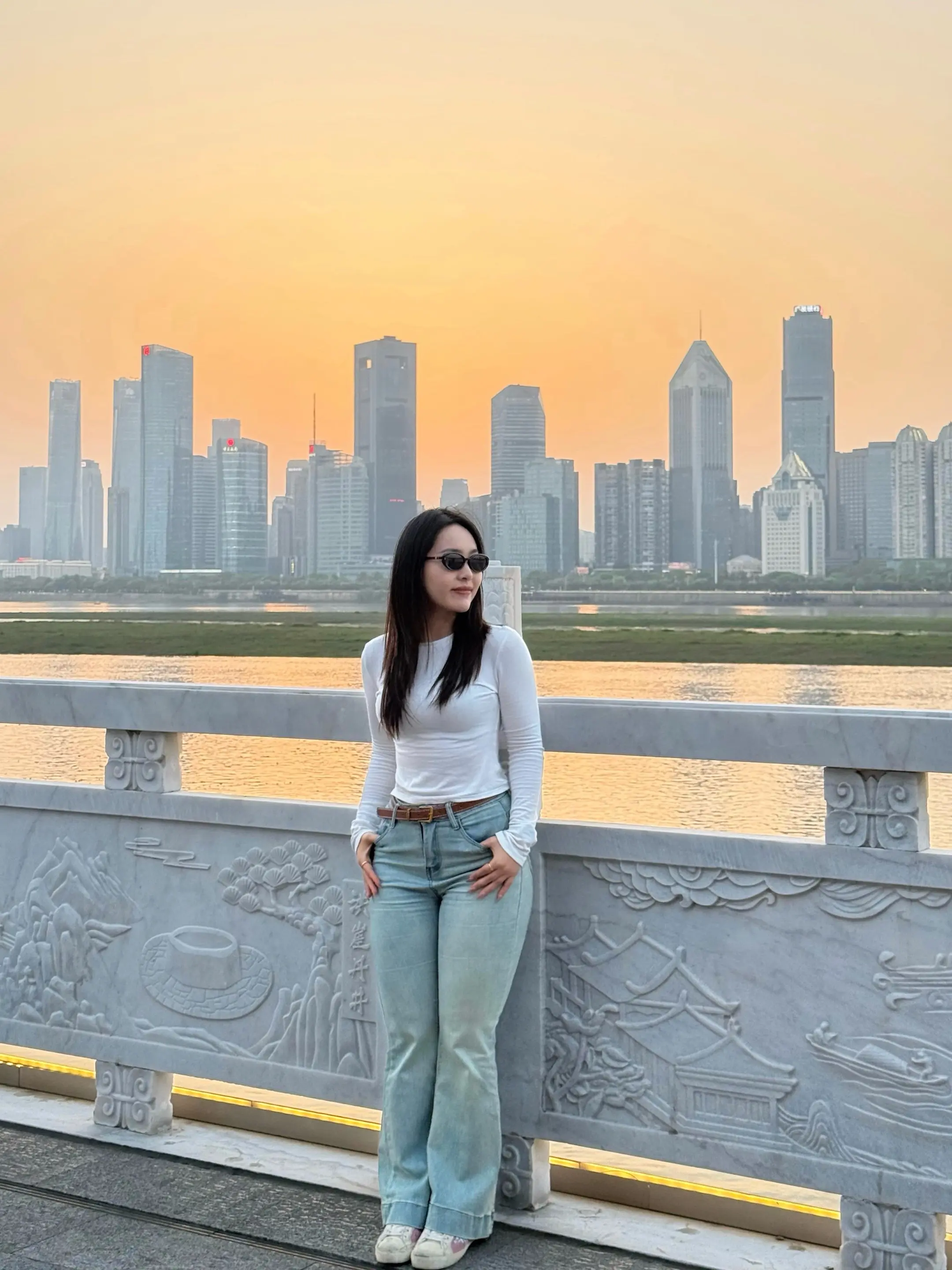 任何时候都不要期望改变别人 就像下雨 可以选择打伞或打车 唯独不能和雨较劲