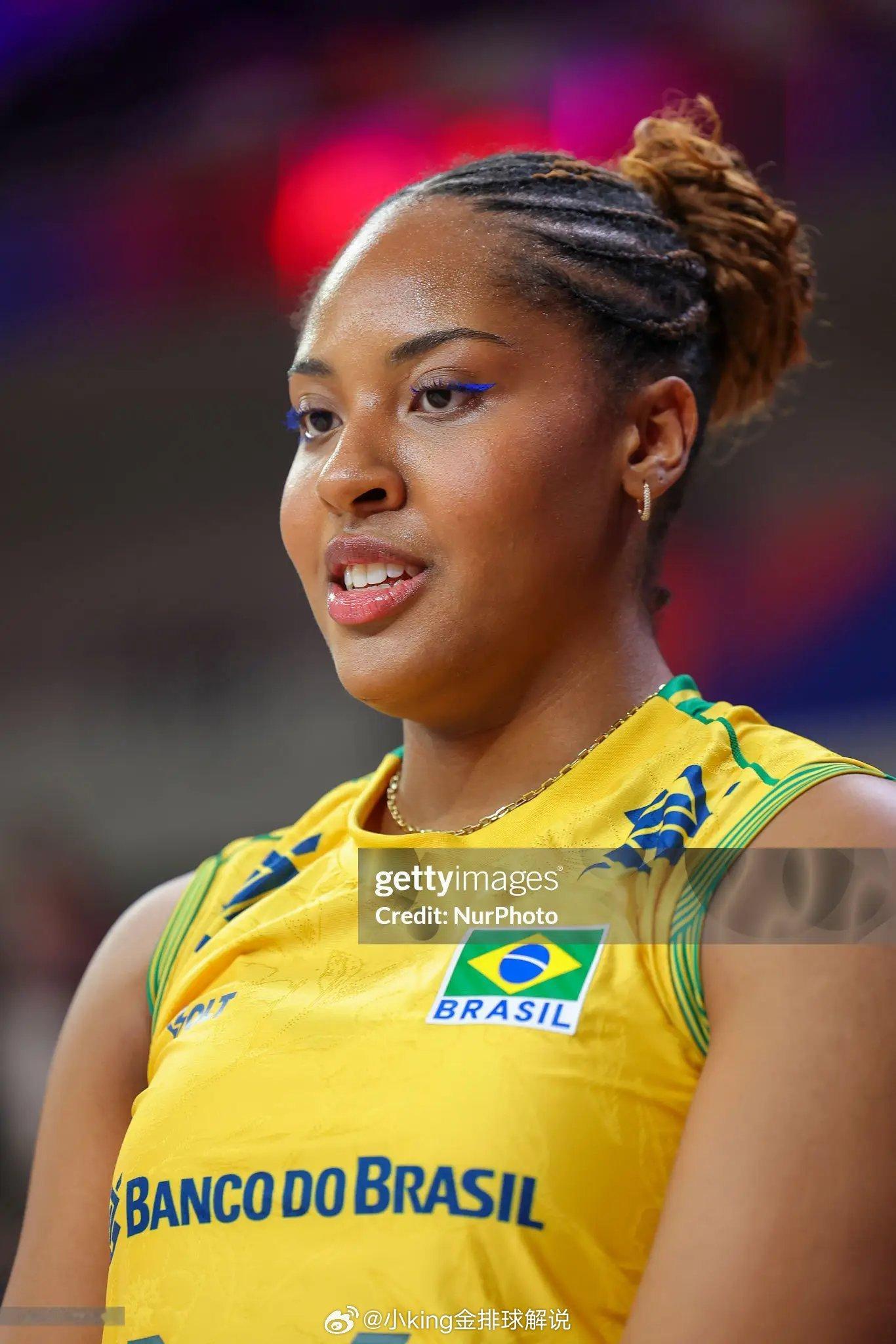 近5场比赛 🇧🇷 安娜·克里斯蒂娜 得分：21分 vs 🇯🇵 日本19分