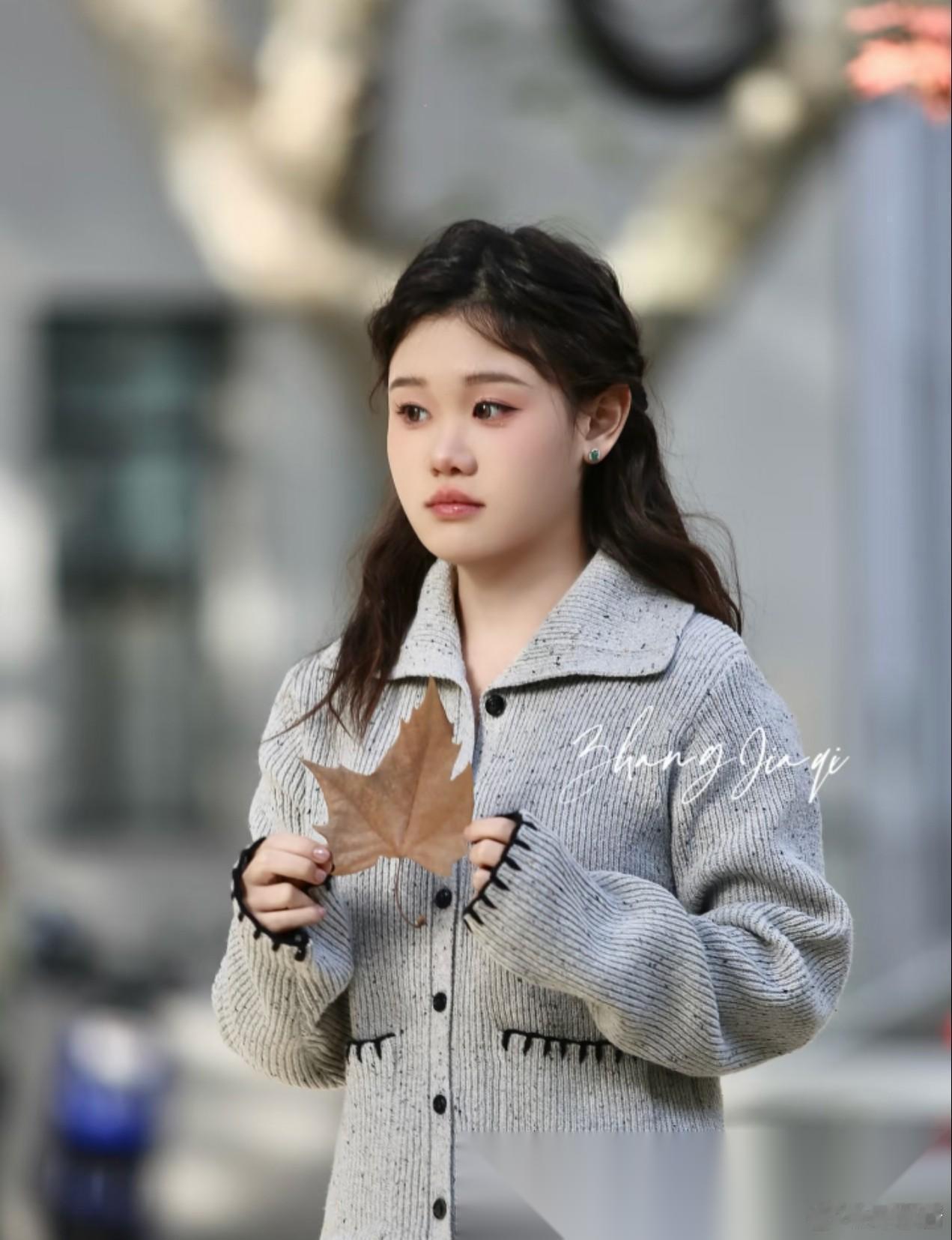 细心的人估计都看出来了 张家齐哪里都好， 但是有一个明显的缺点，就是她说话太直，