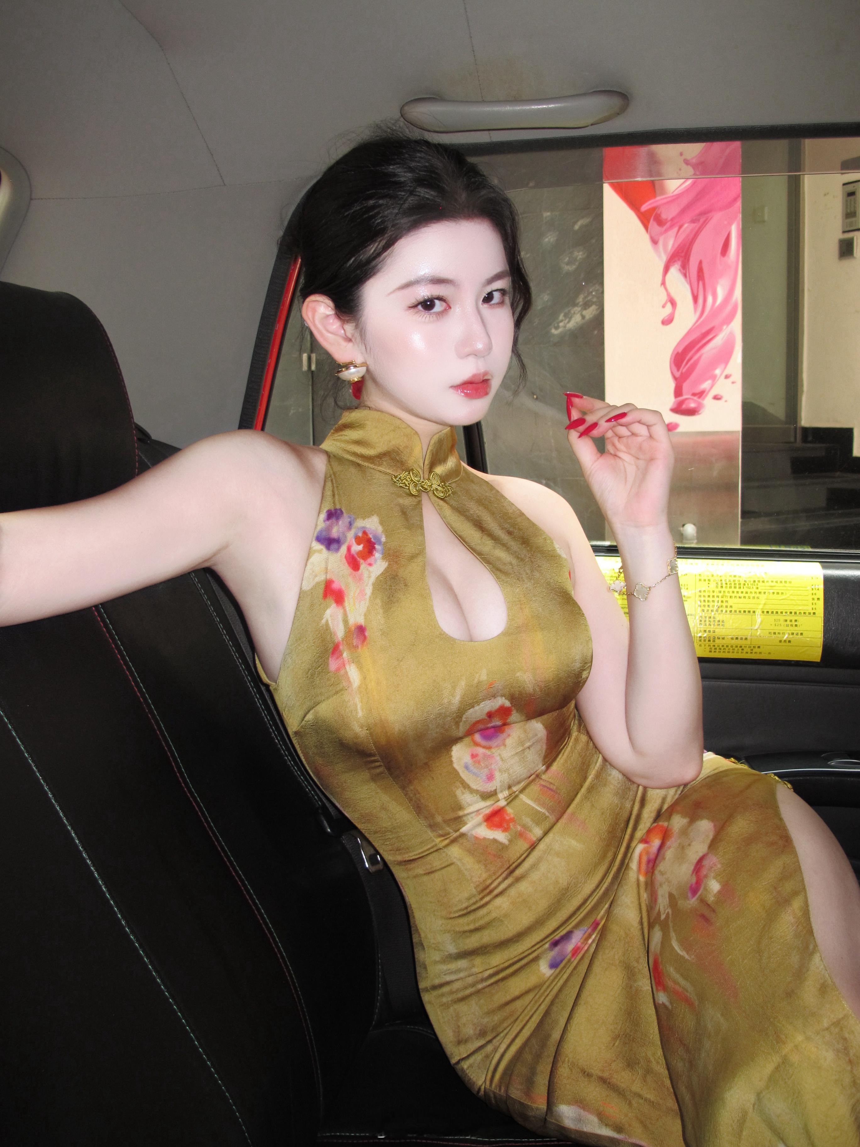 那个穿旗袍的中国女人🪭 ​​​