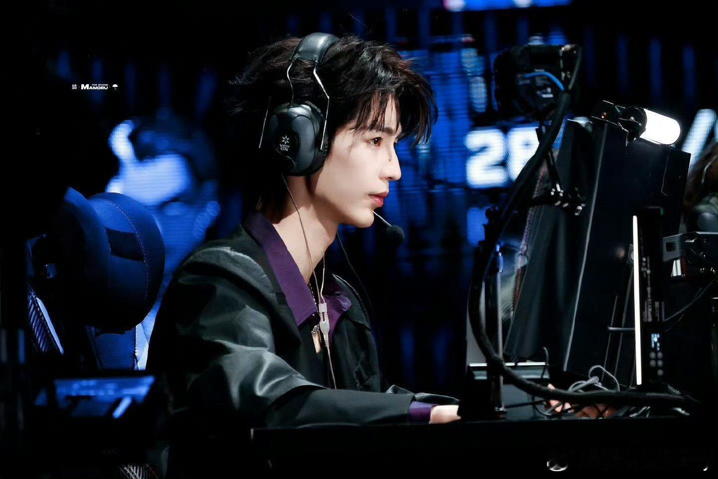 t，同一生图博主发的 张凌赫张凌赫  丁禹兮丁禹兮 ，你觉得哪一位是真帅哥？哪一