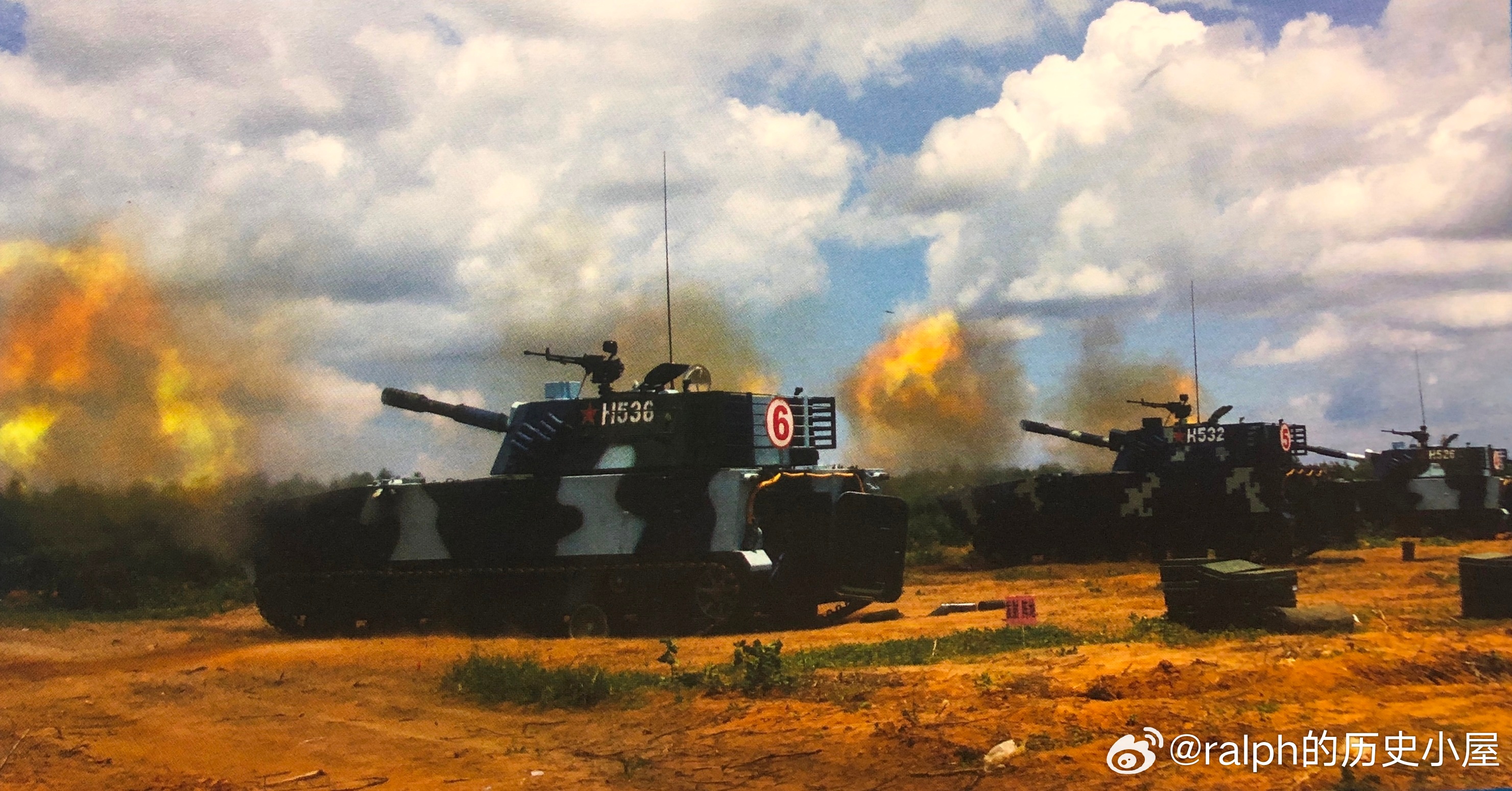 2012年6月海军陆战队某旅粤东演习，自行榴弹炮火力齐射军事历史全触达 ​​​