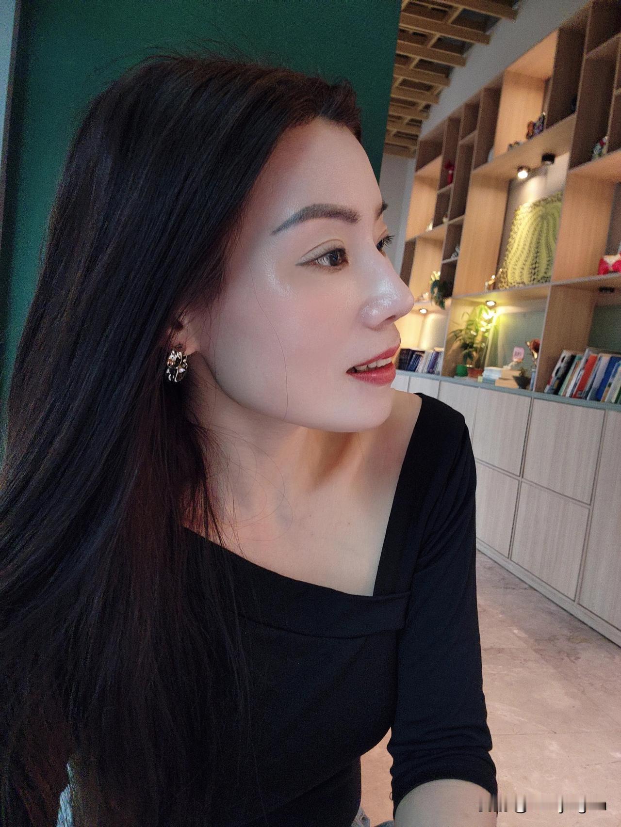 爱笑的人运气不会差喔，又是一杯免费100%纯果汁，心情美美哒！