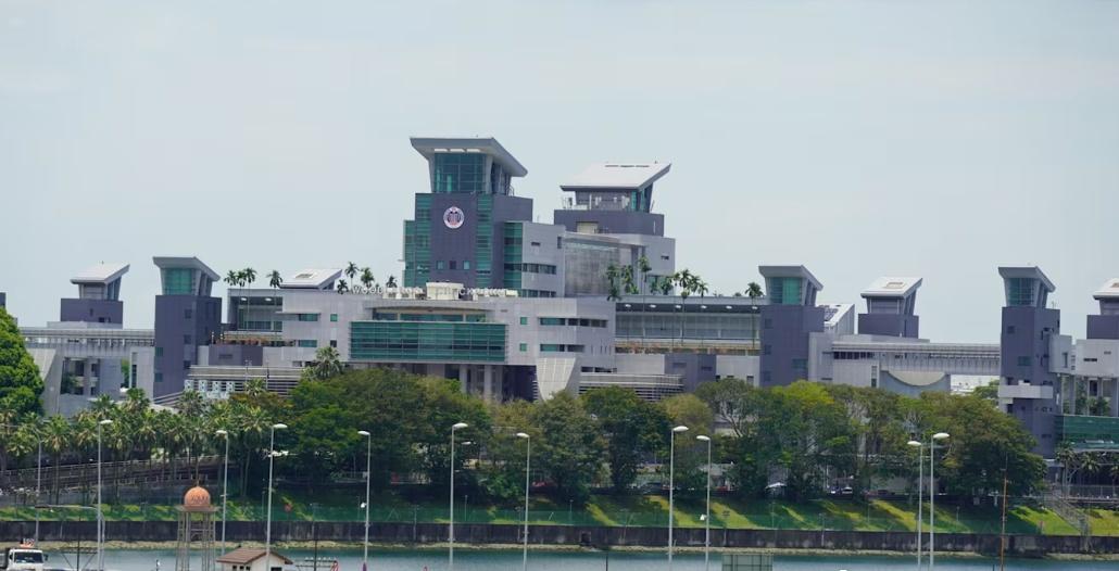 【男子关卡嘲讽执法人员找炸弹 被移交警方处理】一名35岁男子在兀兰关卡接受更进一