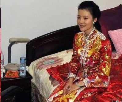 2009年，李兆会在“天上人间”消费888万，为全场买单，结果他消费最高得到一辆
