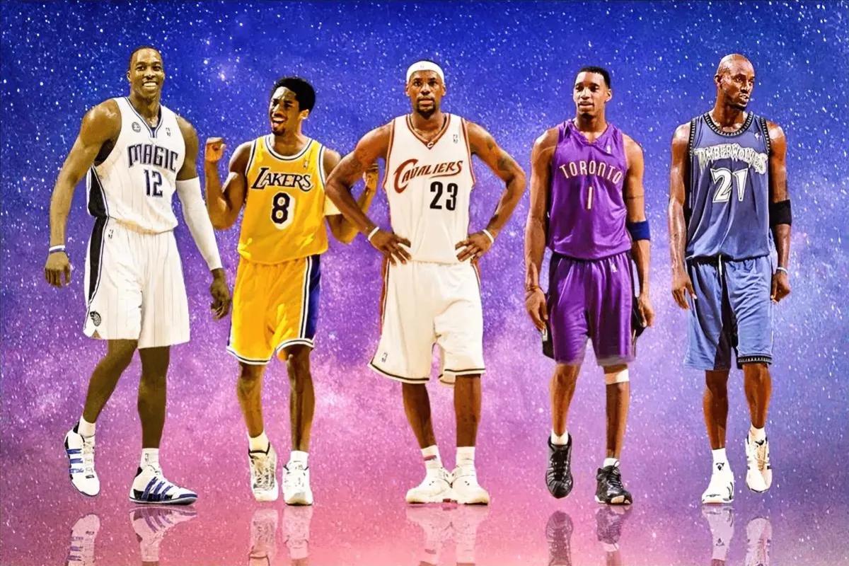 不偏不倚，NBA历史“最强高中生阵容”是以下这五位球员！

控球后卫：勒布朗-詹