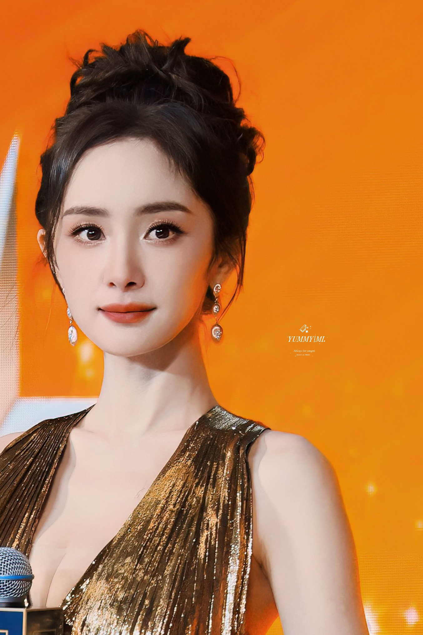 杨幂  #杨幂[超话]# 踏着星河而来般闪耀，每一刻都幂之心动，#杨幂好像一棵圣