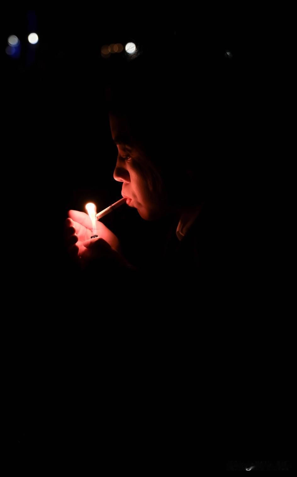 人挪活，树挪死，成年人真正的翻盘，是放下面子
 
以前总听老人说：人挪活，树挪死