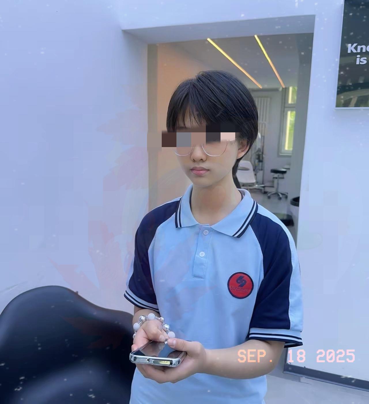 家人们谁懂啊！朋友家那姑娘长得多灵气，眉清目秀的，结果他非得让孩子留短发、不准美