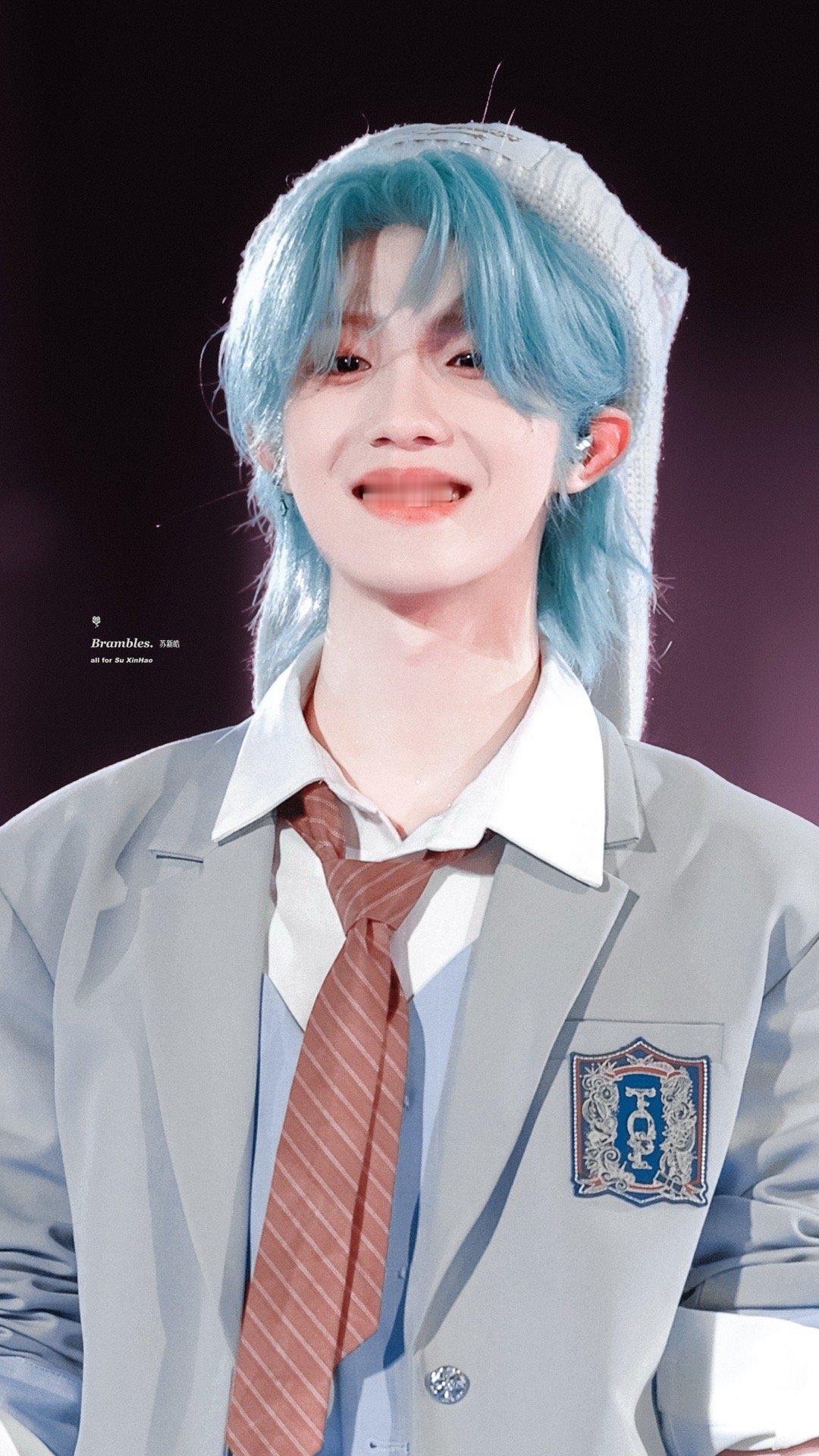 0000植物也有“寄生虫”。有些植物寄生在其他植物上，靠吸收被寄生的植物体内的营