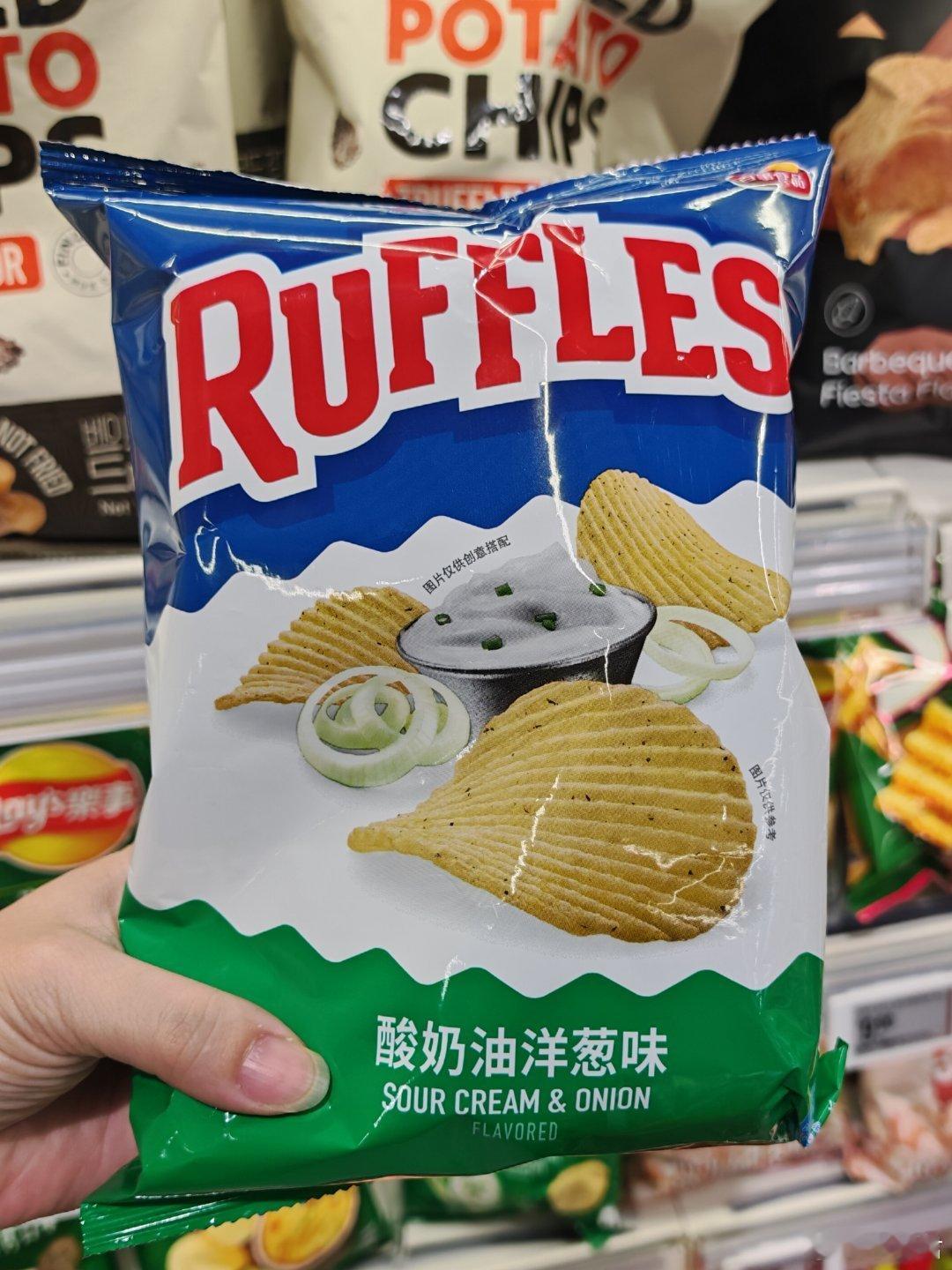 家裏和公司还有一堆上好佳现在逛街很少看零食这个区域了今天经过…果然大开眼界已经进