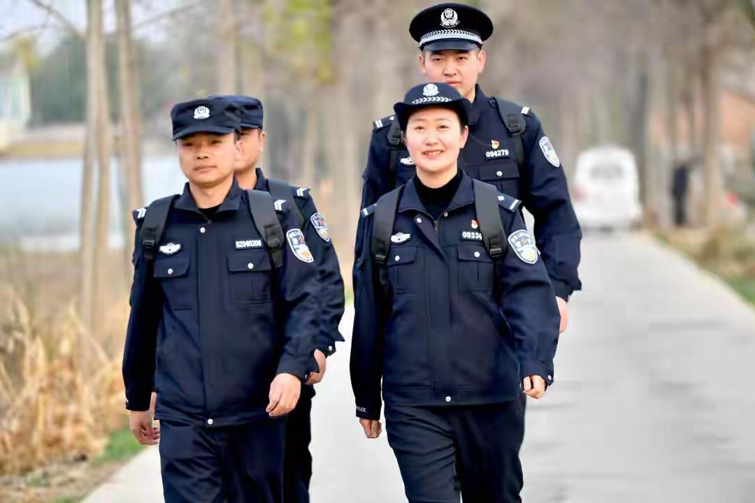 辅警能转为正式警察吗？别再被谣言误导，三条正规途径说透。
 
不少年轻人考辅警，