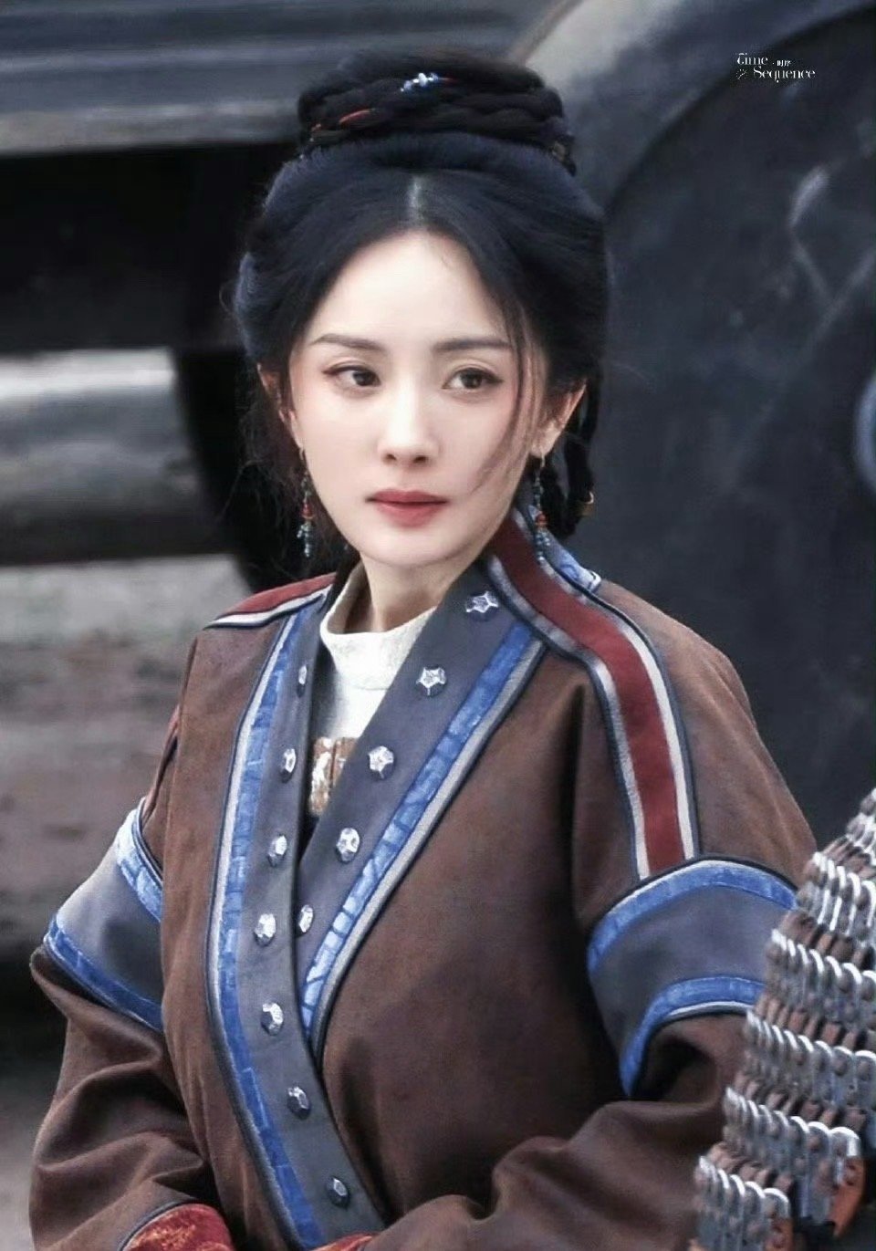 真的超喜欢杨幂这个很还原很落地的妆造，没有造型师乱七八糟的想法，有一种原来古装剧