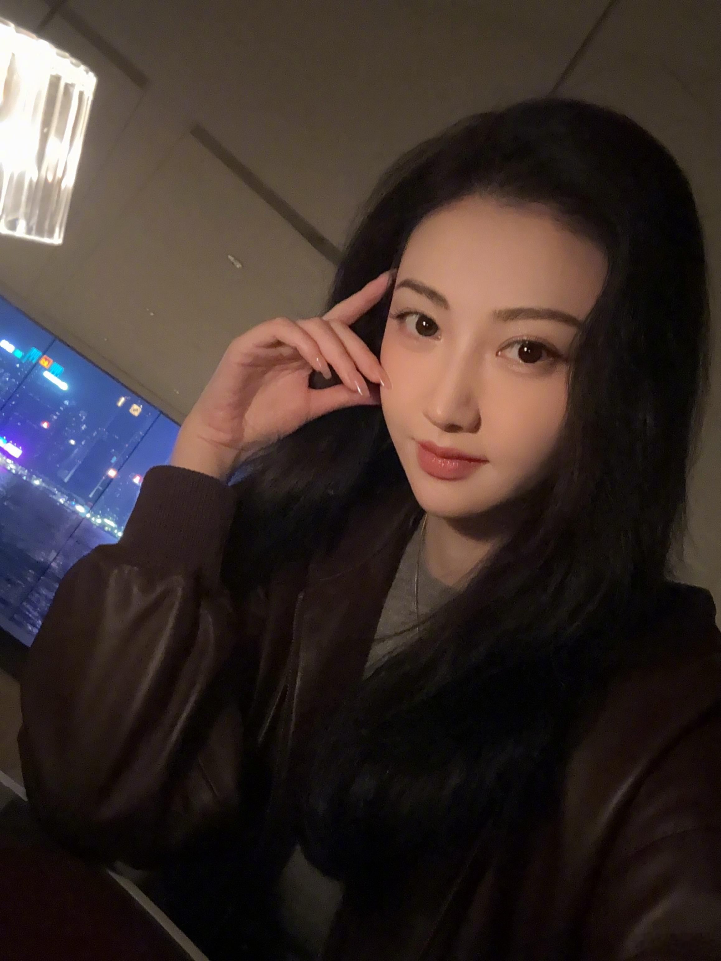 曝孙宇晨曾找景甜要两亿和解费 景甜和孙宇晨第一次见面的照片，就是这天晚上给孙割磨